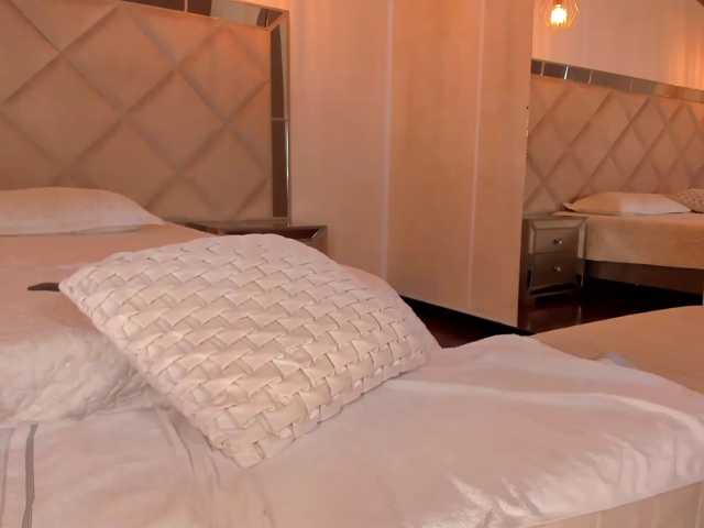 RebeccaHudson live cam on BongaCams