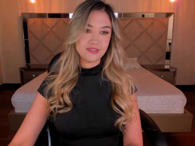 RebeccaHudson live cam on BongaCams