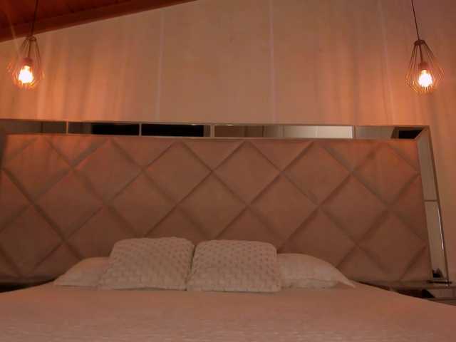 RebeccaHudson live cam on BongaCams