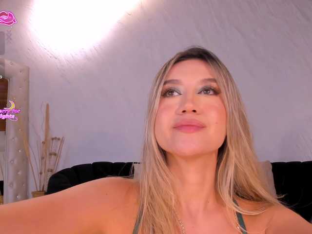 RebeccaHudson live cam on BongaCams