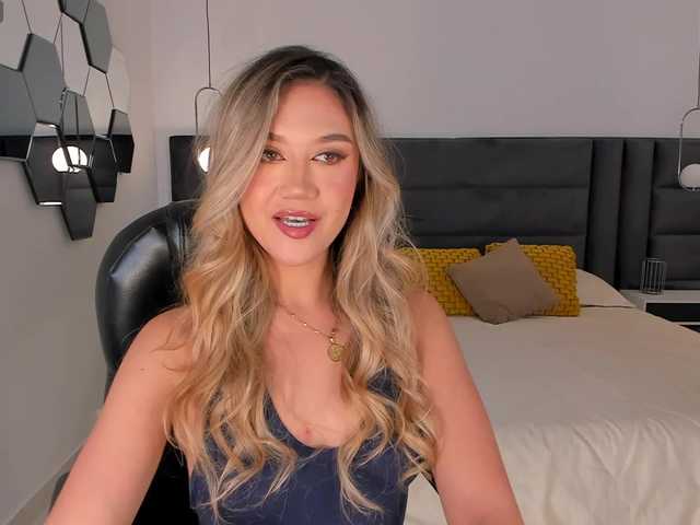 RebeccaHudson live cam on BongaCams