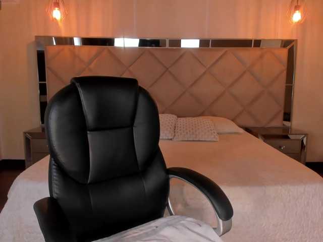 RebeccaHudson live cam on BongaCams