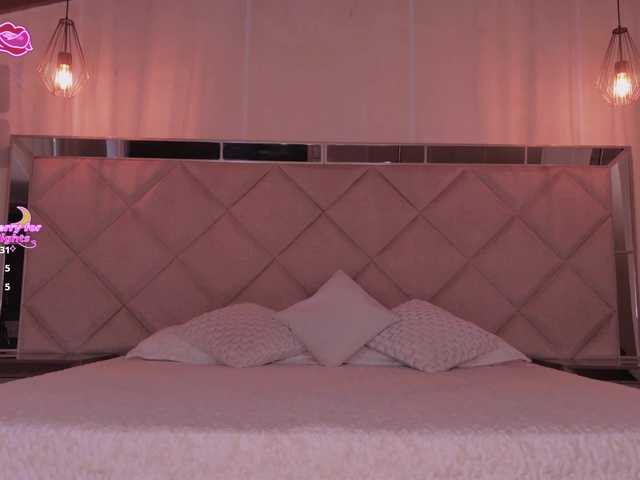 RebeccaHudson live cam on BongaCams