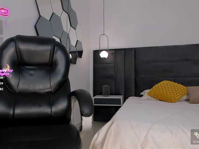 RebeccaHudson live cam on BongaCams