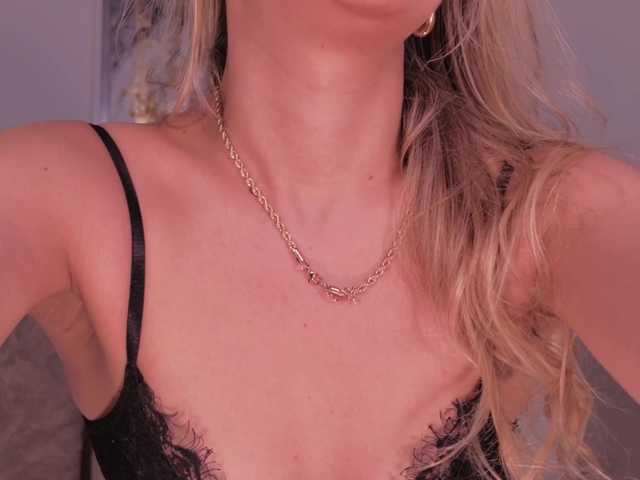 RebeccaHudson live cam on BongaCams