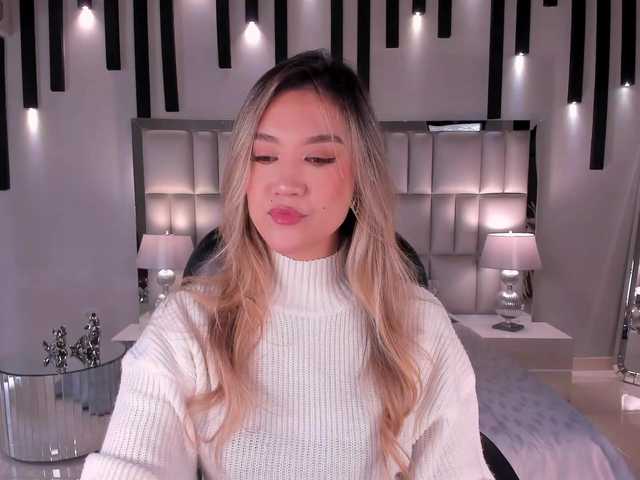 RebeccaHudson — live female cam