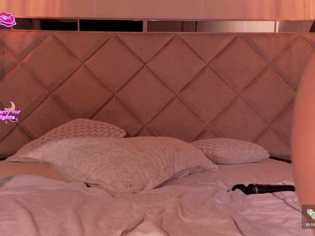RebeccaHudson live cam on BongaCams