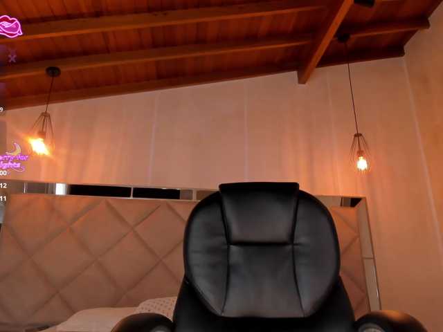 RebeccaHudson live cam on BongaCams