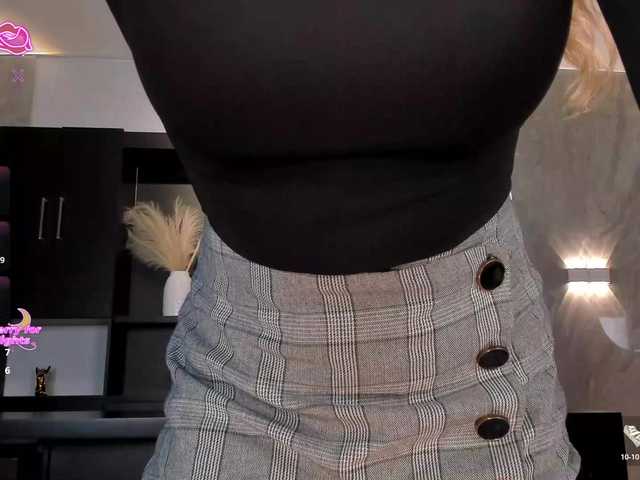 RebeccaHudson live cam on BongaCams