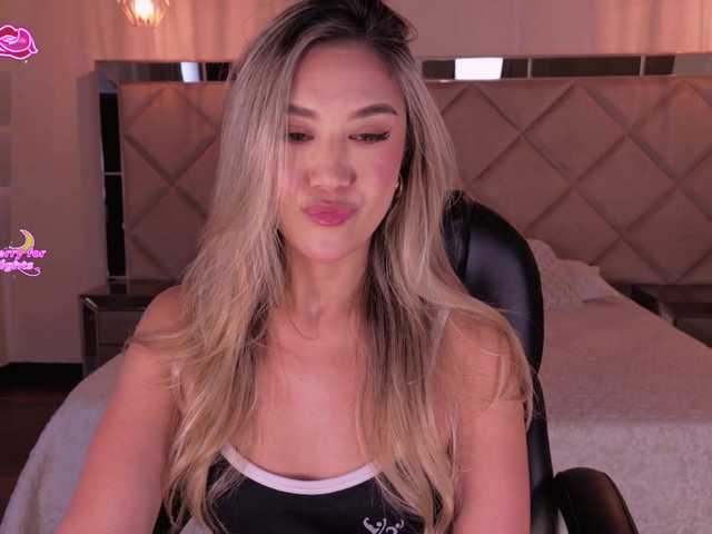 RebeccaHudson live cam on BongaCams