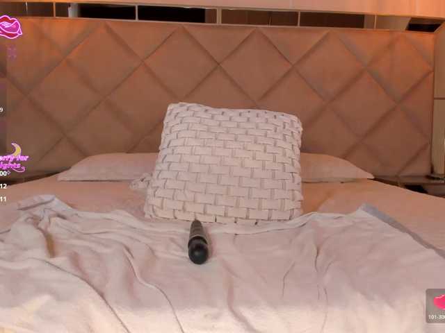 RebeccaHudson live cam on BongaCams