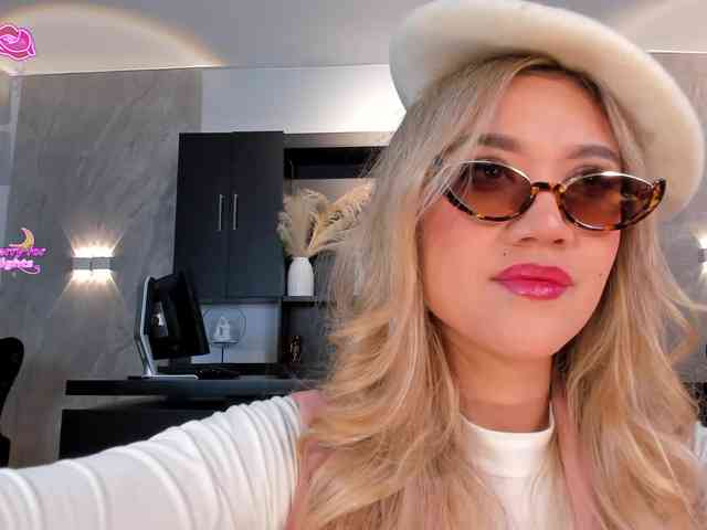 RebeccaHudson Live Webcam on BongaCams
