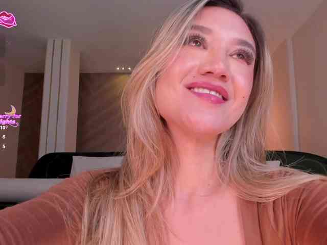 RebeccaHudson webcam