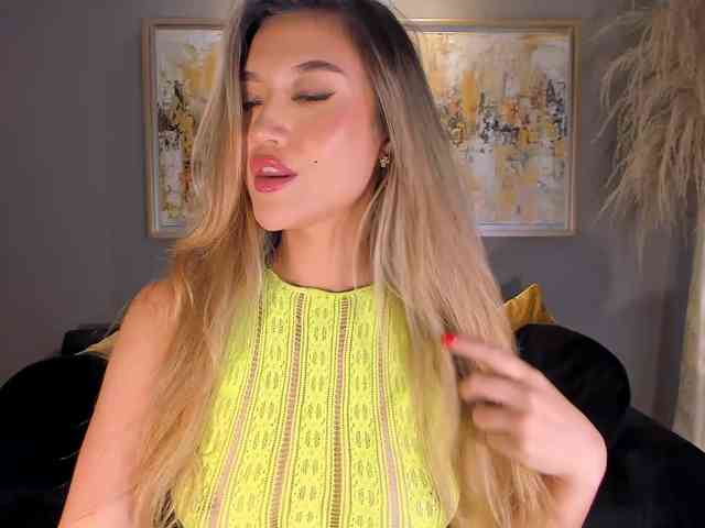 RebeccaHudson webcam