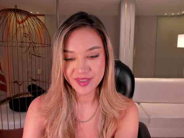 RebeccaHudson webcam