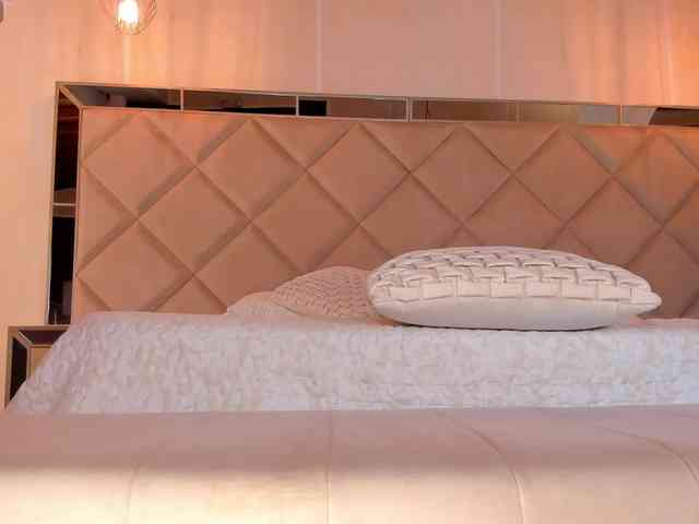 RebeccaHudson webcam