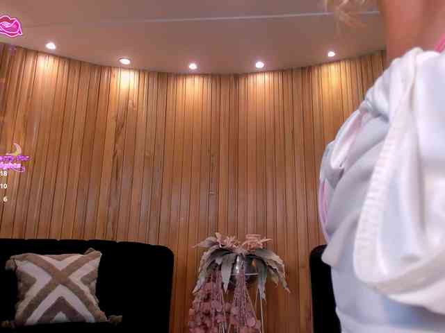 RebeccaHudson webcam
