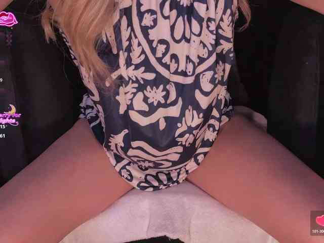 RebeccaHudson webcam