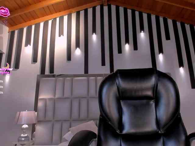 RebeccaHudson webcam