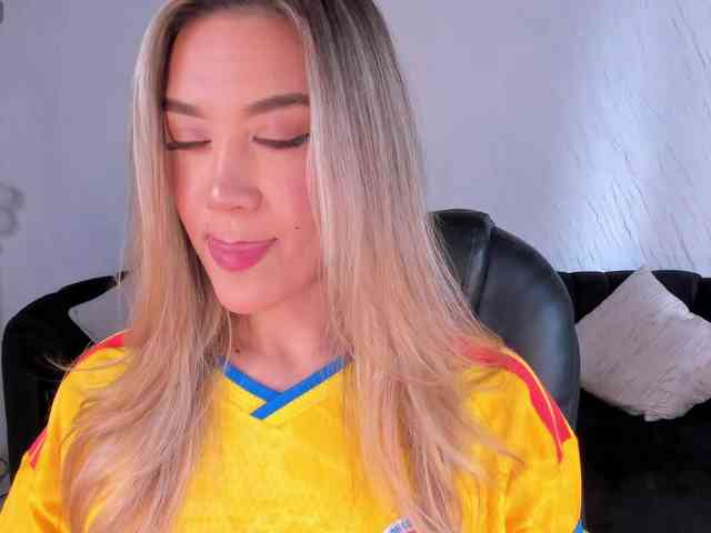 RebeccaHudson webcam