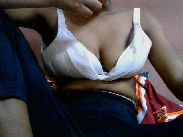 lydia11 — live female cam