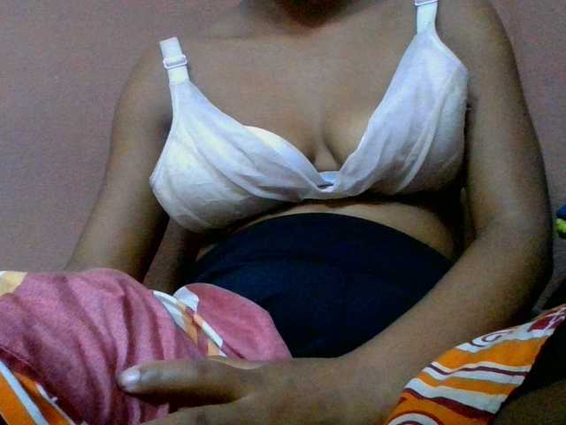 lydia11 live cam on BongaCams