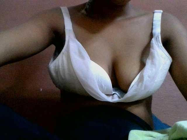 lydia11 — live female cam