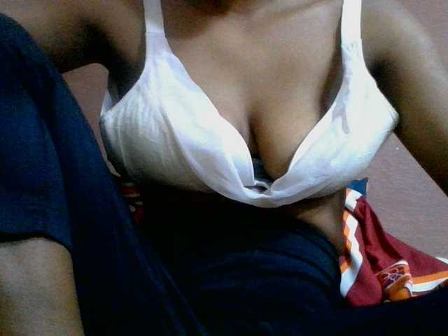 lydia11 — live female cam