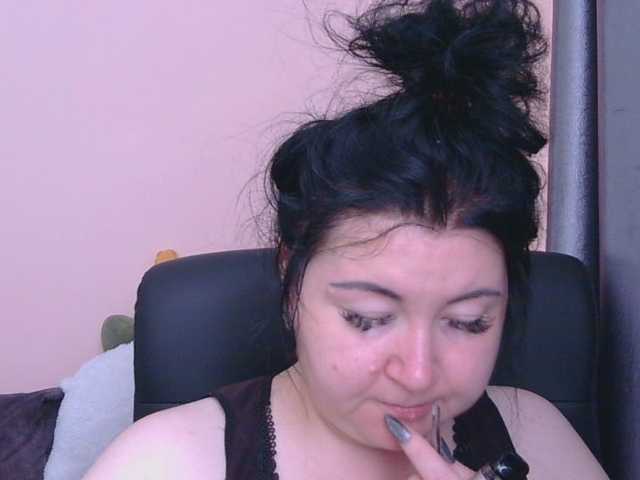 Medjik-lool live cam on BongaCams