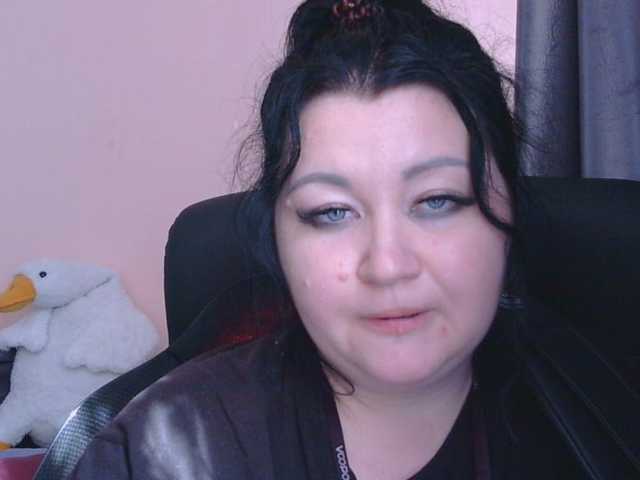 le modèle Ornotores_wers est en webcam porno dans un show sur le site bongacams, il possède les tags suivants: White/Caucasian,Brunette,Shaved