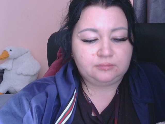 le modèle Ornotores_wers est en webcam porno dans un show sur le site bongacams, il possède les tags suivants: White/Caucasian,Brunette,Shaved