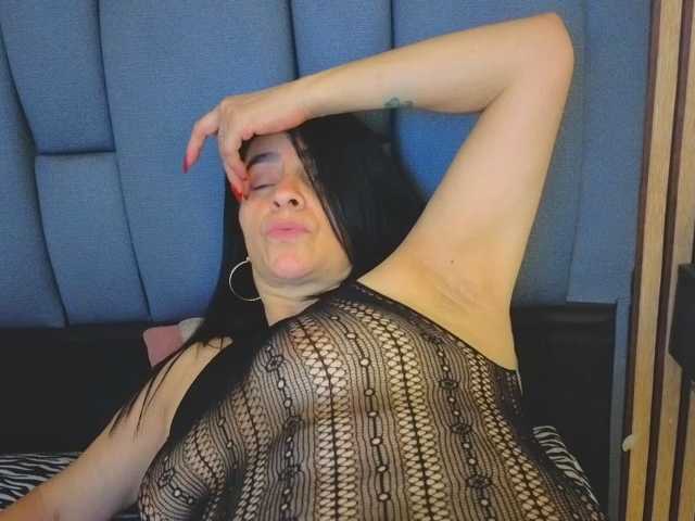 candela-collins live cam on BongaCams