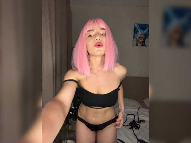 CyberNika live webcam show