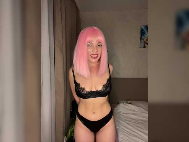 CyberNika live webcam show