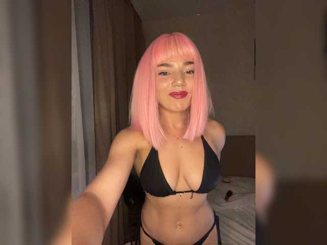 CyberNika live webcam show