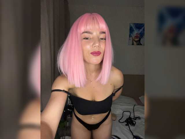 CyberNika live webcam show