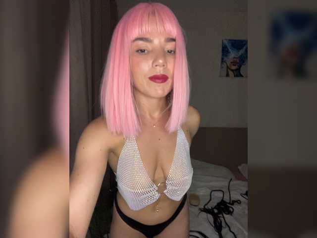 CyberNika live webcam show