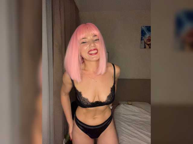 CyberNika live cam on BongaCams