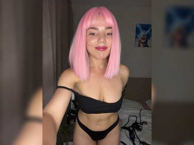 CyberNika live webcam show
