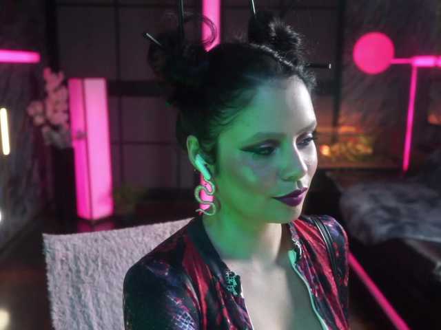 Alessa-Goreng live cam on BongaCams
