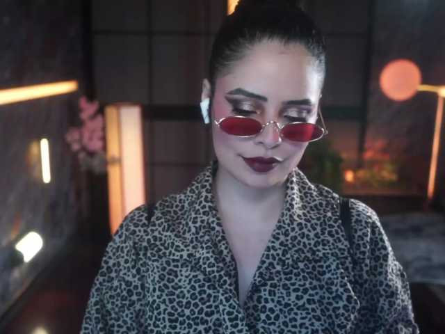 Alessa-Goreng live cam on BongaCams