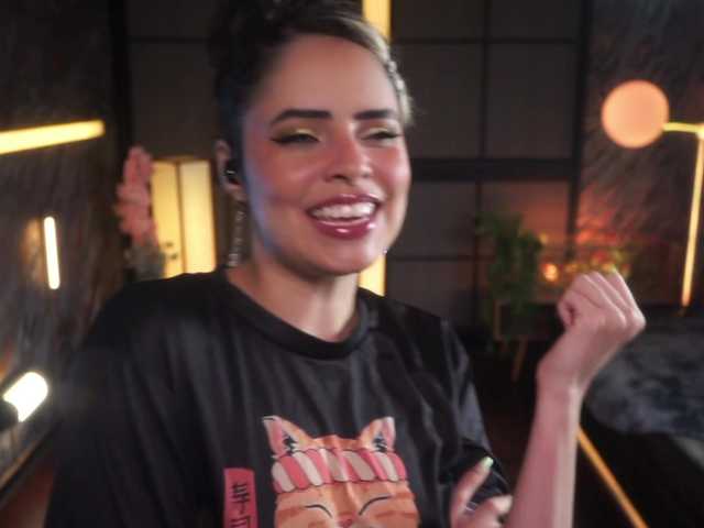 Alessa-Goreng live cam on BongaCams