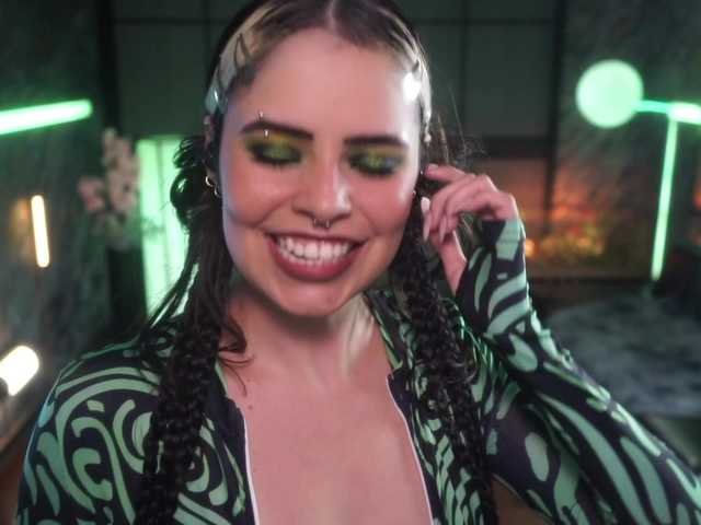 Alessa-Goreng's BongaCams show and profile