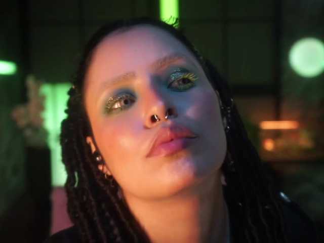 Alessa-Goreng live cam on BongaCams