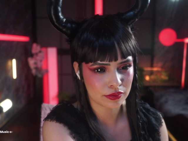 Alessa-Goreng live cam on BongaCams