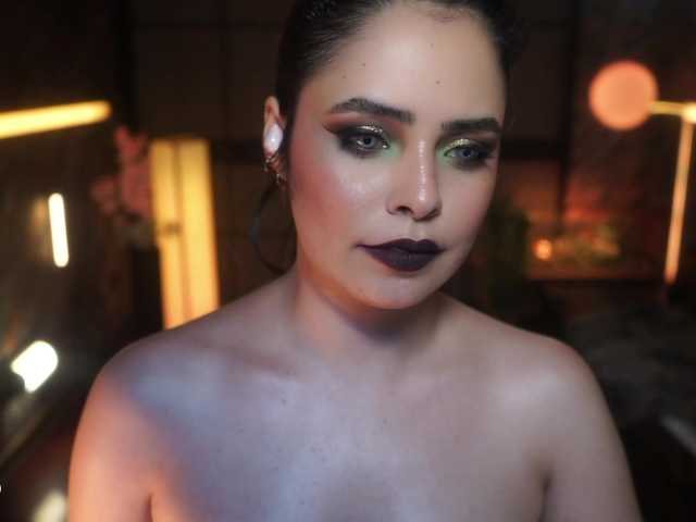 Alessa-Goreng live cam on BongaCams