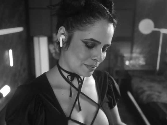 Alessa-Goreng live cam on BongaCams
