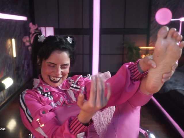 Alessa-Goreng live cam on BongaCams