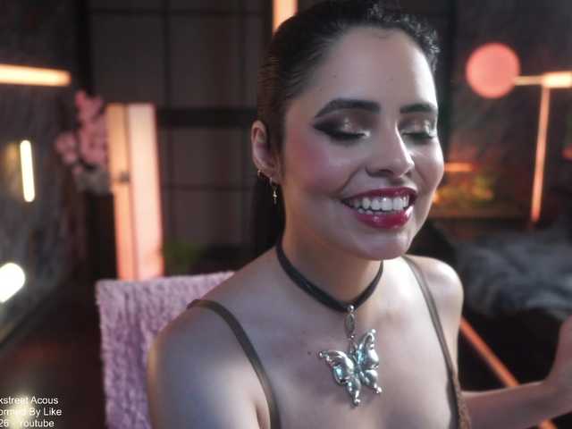 Alessa-Goreng live cam on BongaCams