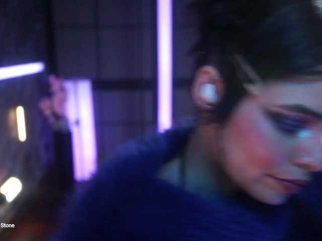 Alessa-Goreng live cam on BongaCams